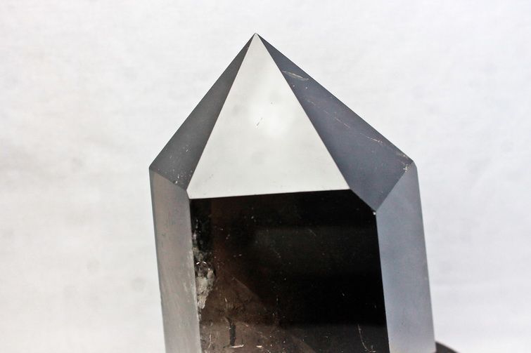 誠安◇2.2Kgライトニング水晶 六角柱[T581-4424] 水晶 六角柱 ポイント