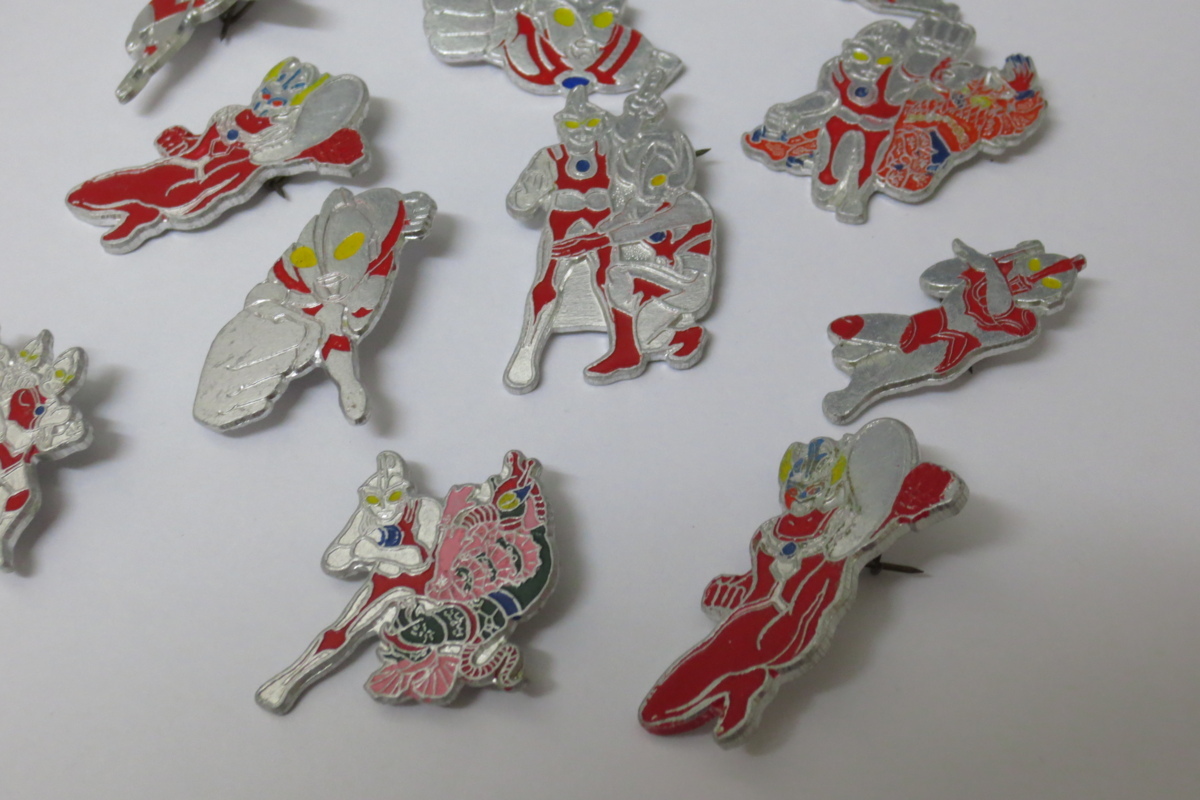 Yahoo!オークション 「ウルトラマン バッジ 小学館」の落札相場