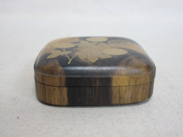 雉坂☆茶道具【山中塗 菊蒔絵黒柿四方香合 道場宗廣 共箱