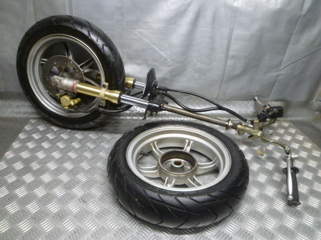 エ126 SUZUKI スズキ ZZ 12インチ CA1PB ハンドル.三又ステム.ゴールド