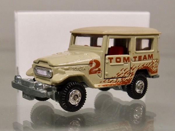 日本製 トミカ トヨタ ランドクルーザー TOM TEAM ☆トミカ(ギフト特注) 2-2-3”TOM TEAM”トヨタ ランドクルーザー GIFT