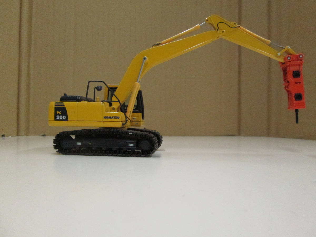 1/50 KOMATSU コマツ PC200-8 油圧ブレーカー付き NZG KENKRAFT 検索