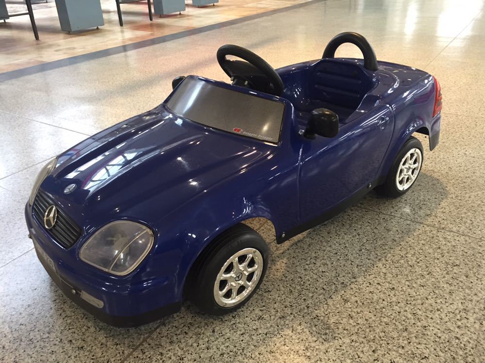 イタリアtoys toys社本格ペダルカーメルセデスベンツSLK230乗用玩具