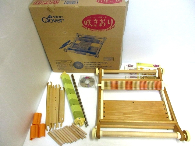 必見！【クロバー 手織り機 咲きおり 40㎝ 別売りシャトル・40羽ソウコウ付】