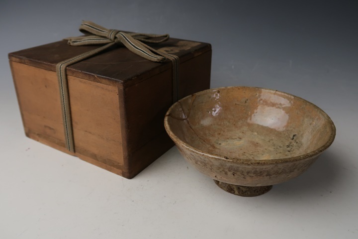 【赤字超特価，品質保証】 遅日亭 時代 李朝 割れ高台 茶碗 茶道具 李朝時代 d3987TT(李朝)｜売買されたオークション情報、yahooの商品情報をアーカイブ公開 - オークファン 李朝