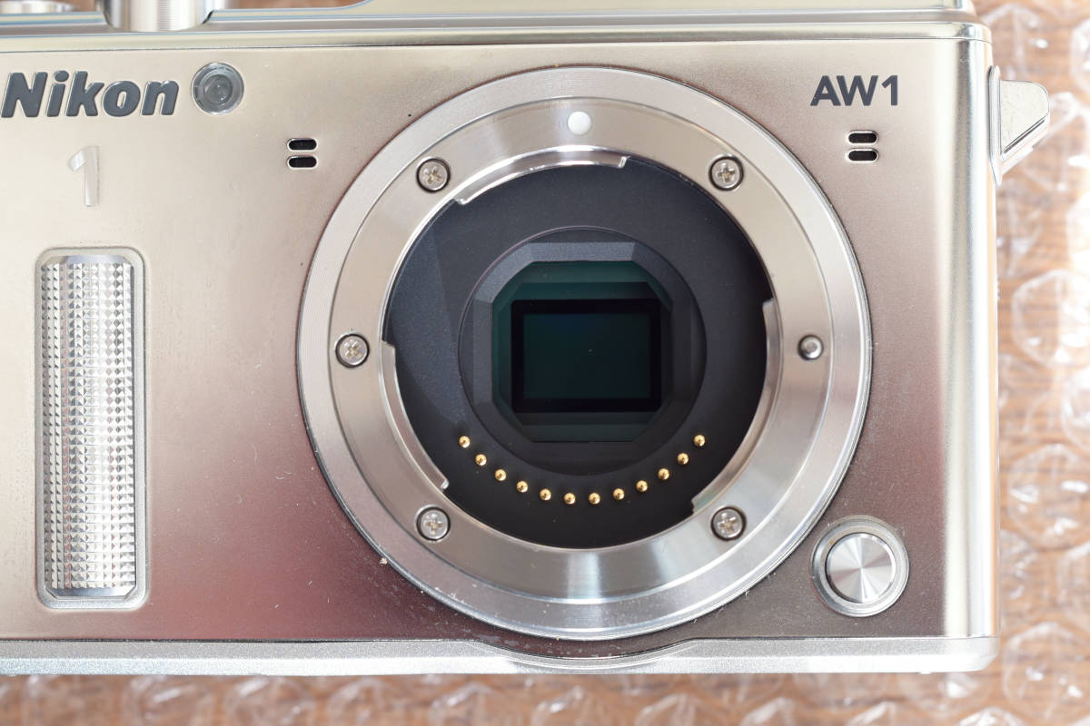 【Nikon 1】 AW-1 防水ズームレンズキット 【防水、耐衝撃ミラーレス一眼】