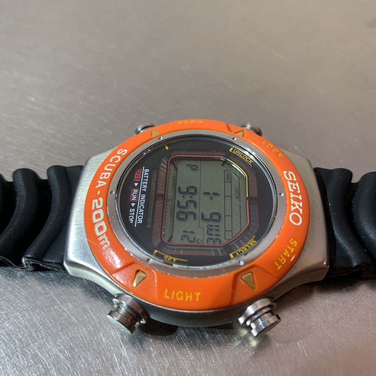 セイコー スキューバ ダイバー 200m デジタル S800-0010