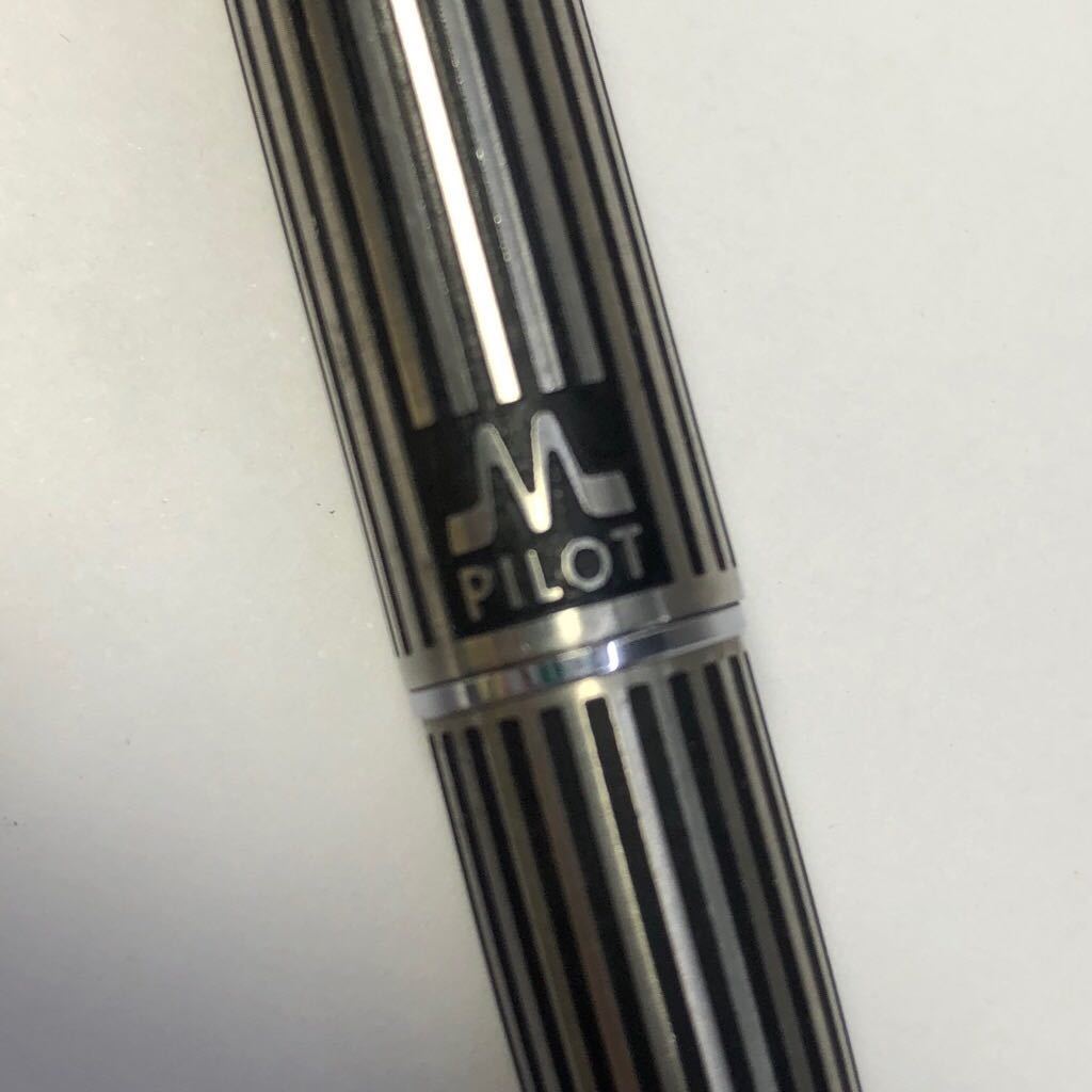 ◇PILOT パイロット 万年筆 ストライプ シルバーカラー 筆記用具