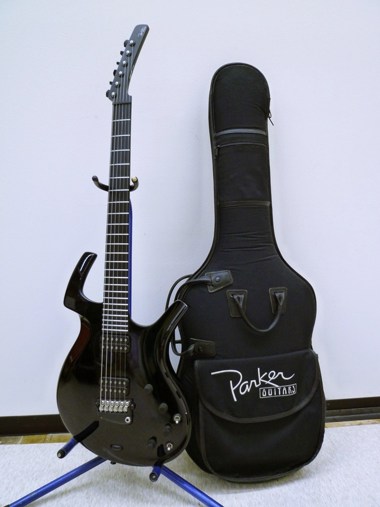 パーカー　エレキギター　ソフトケース付き 希少 エレキギター Parker パーカー FLYギター ソフトケース付き 黒