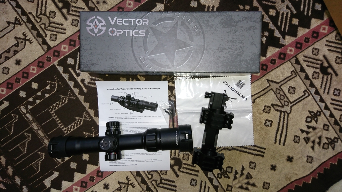 VECTOR OPTICS Mustang 1.5-4x30 タクティカルスコープ 中古電池付 検