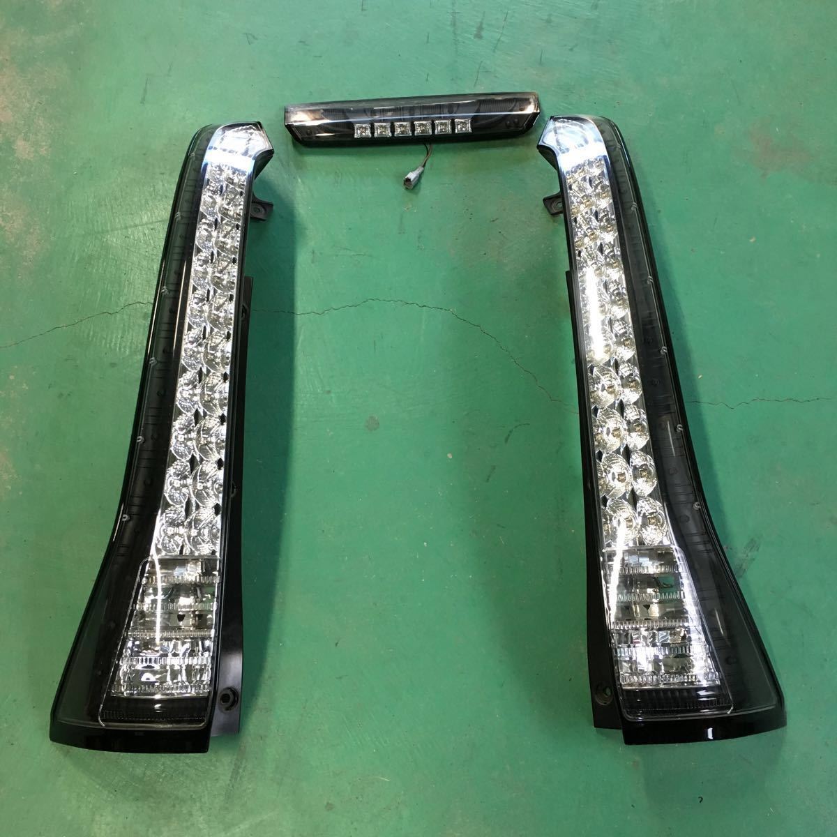 C25 セレナ LED テールランプ _1