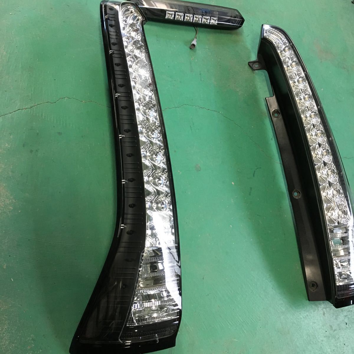 C25 セレナ LED テールランプ _2