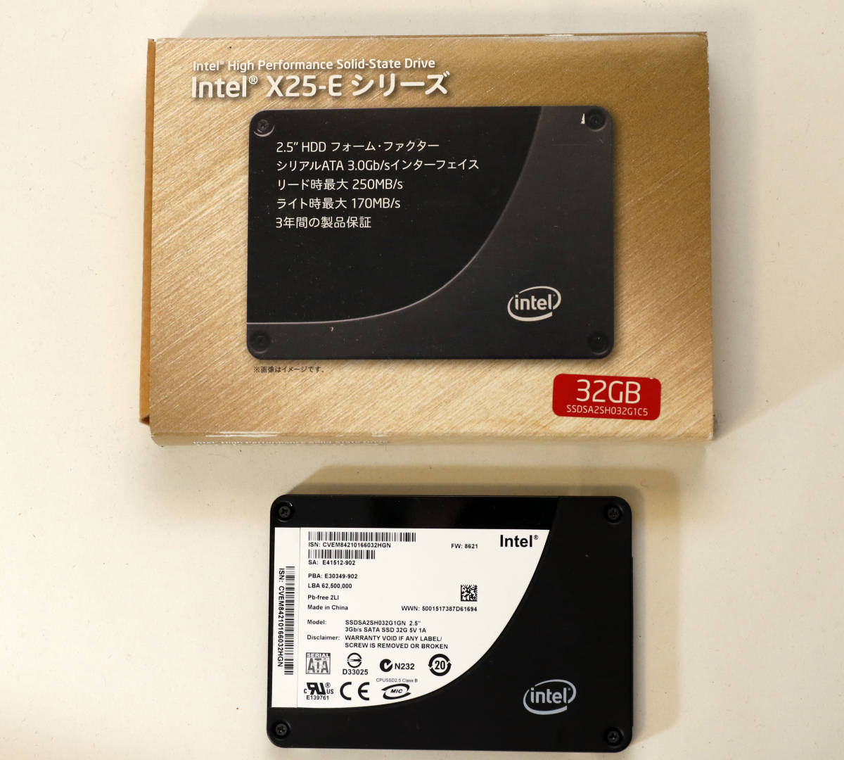 intel X25-E 32GB SLC 使用時間わずか Intel、SLC採用の