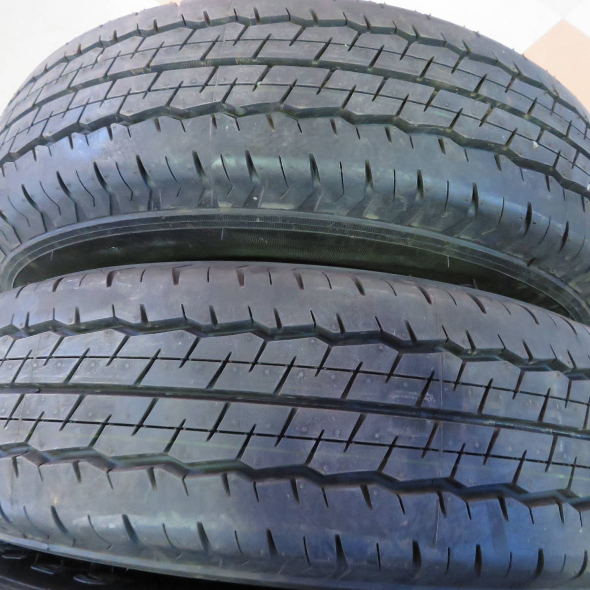 新車外し 195/80R15 107/105L LT DUNLOP SP175 2018年製 4本 