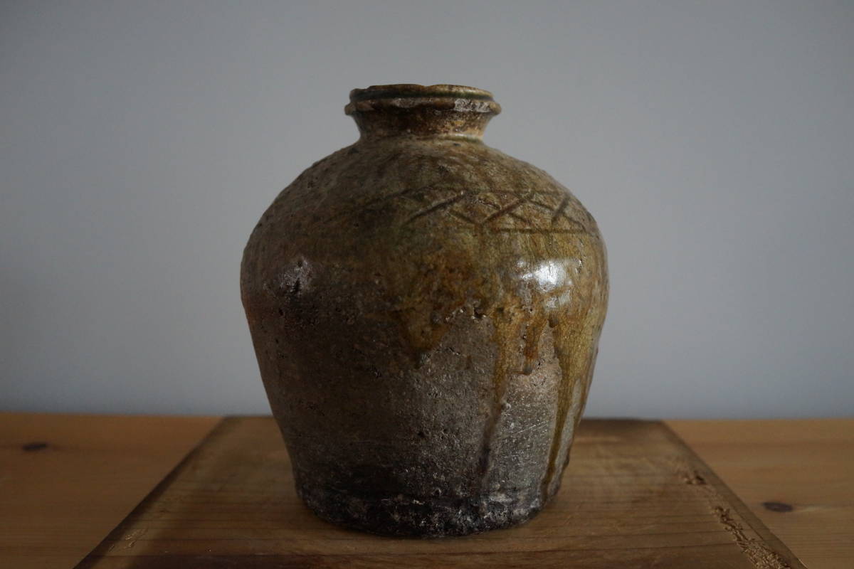 古信楽 うずくまる 骨董 花入 茶花 花器 高さ約19㎝ うずくまる 古信楽
