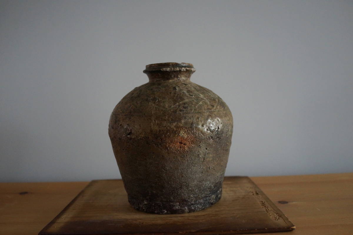 古信楽 うずくまる 骨董 花入 茶花 花器 高さ約19㎝ 【公式通販】