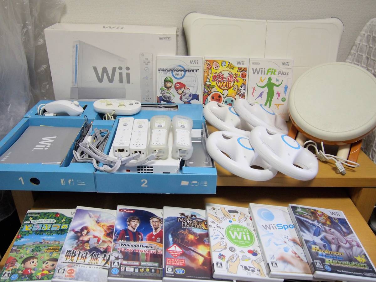 ★Wii 本体 豪華セット 4人分 美品【マリオカート+太鼓の達人 +Fitボード他多数】人気ソフト10本(ウイイレ,戦国無双,スポーツ,ポケモン)