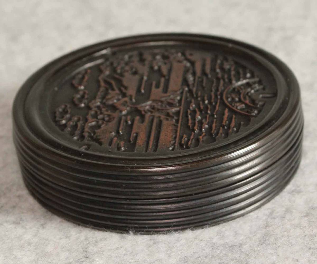 朱肉入れ - Yahoo!オークション | 高岡銅器 「瑞峰作」工芸品の落札相場・落札価格 「瑞峰作」銅製 (金属工芸) の落札相場 叙勲記念品 大 伝統工芸品・和風 朱肉入 朱肉池 香炉 紙箱入高岡銅器