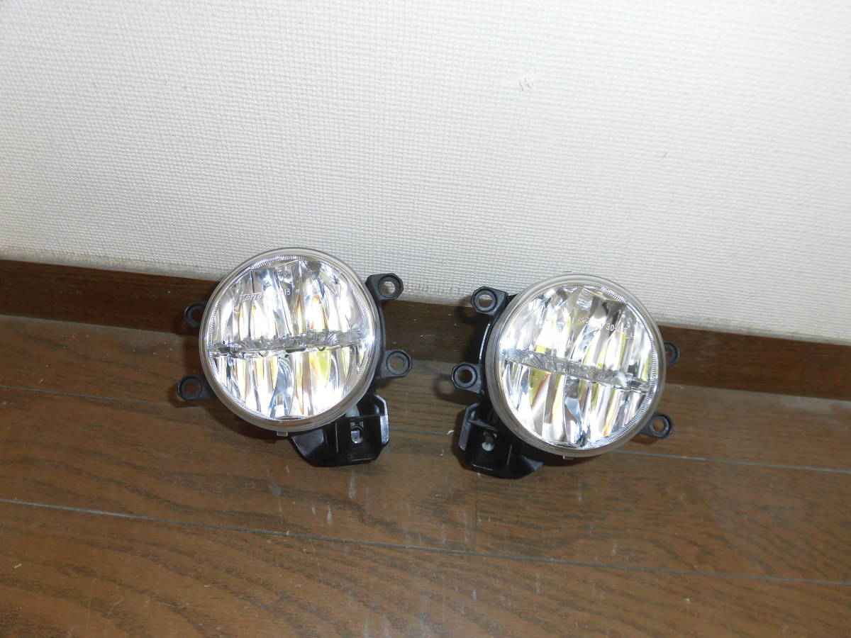 LED 左右セット 210系 フォグランプ 純正 トヨタ クラウン 30系 48-150 