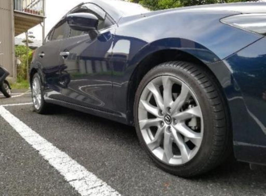 【美品】マツダ純正18ホイール バリ山タイヤ付！_1