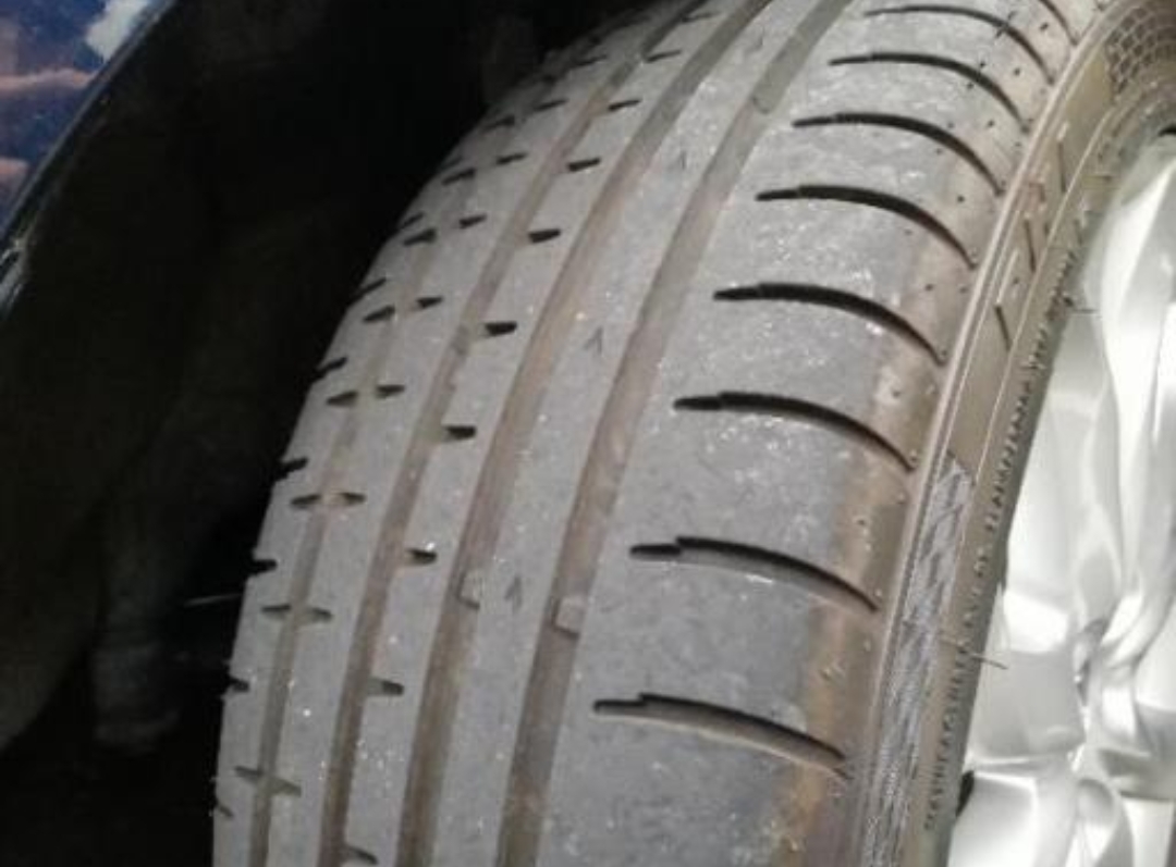 【美品】マツダ純正18ホイール バリ山タイヤ付！_3