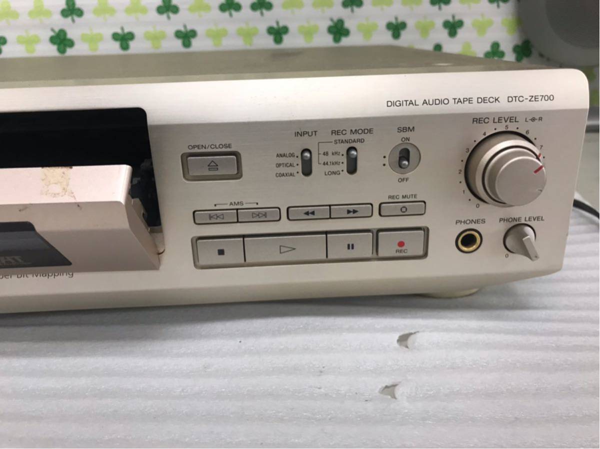 SONY デジタルオーディオテープデッキ DTC-ZE700 ジャンク品 SONY ソニー DTC-ZE700 DATデッキ デジタルオーディオテープデッキ