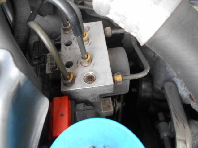 フィット DBA-GD1 17年式 ＡＢＳアクチュエーター №180367