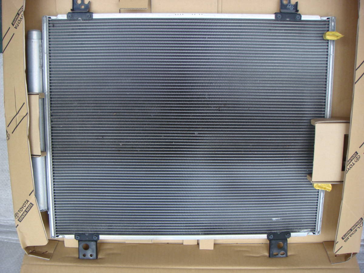 トヨタ純正部品　クーラーコンデンサーAssy　　ハイエース　KDH200V　レジアスエースTRH200V　　