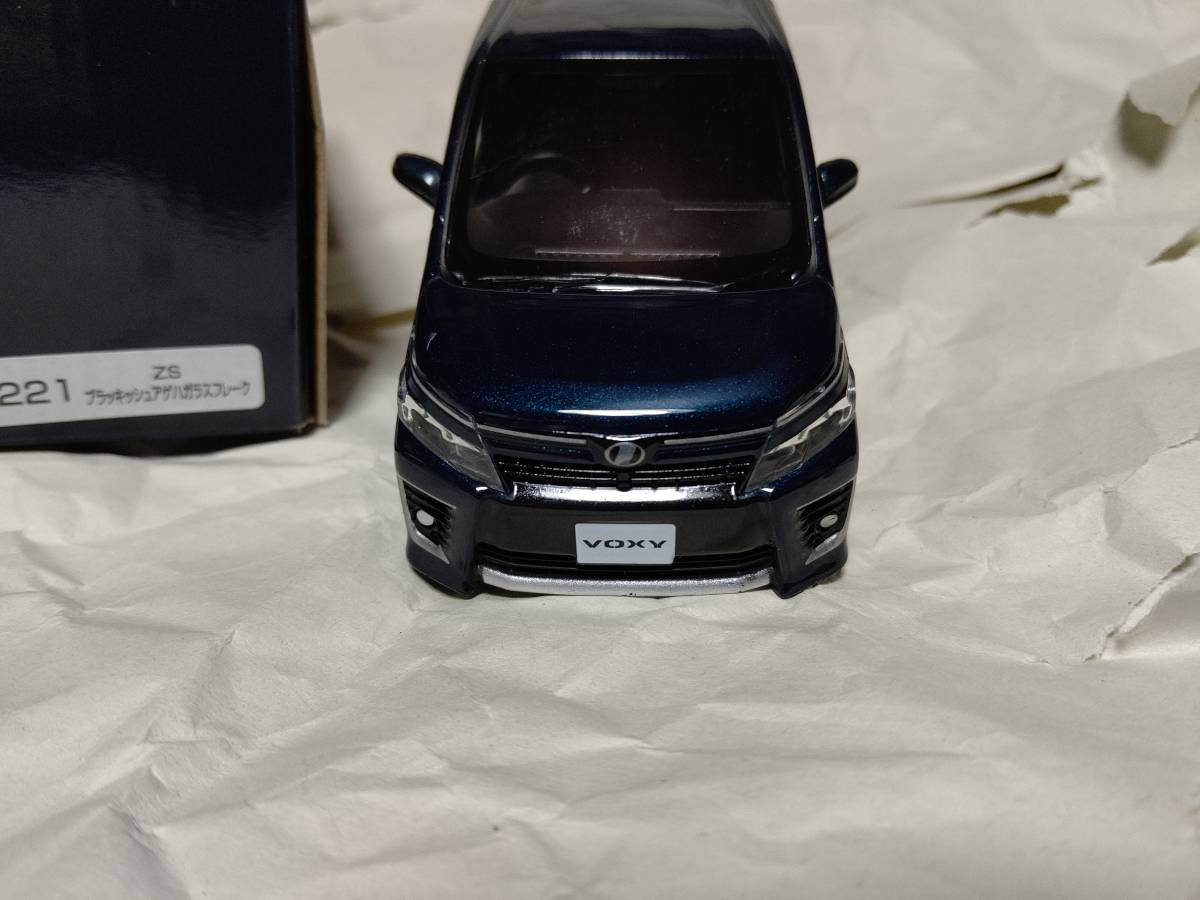 80ヴォクシー前期ZSブラキッシュアゲハ 1/30トヨタサンプルミニカー