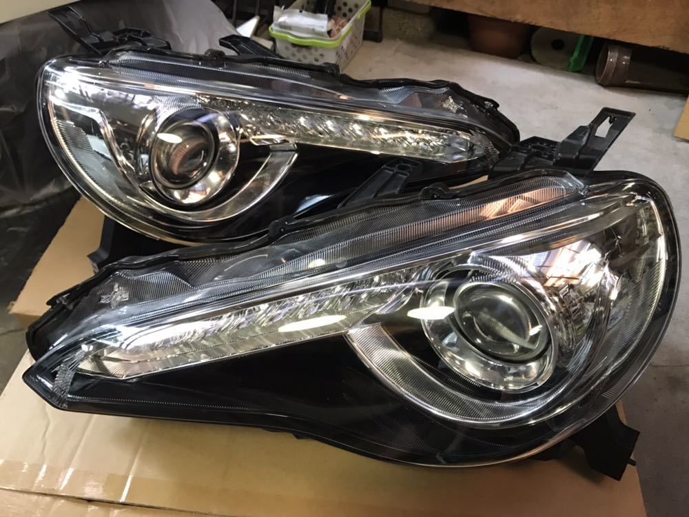 トヨタ86 ZN6 純正ヘッドライト