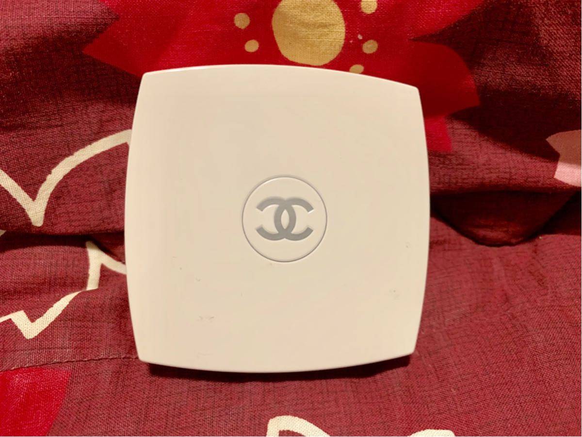 シャネル★ファンデーション★30ベージュ★ル ブラン コンパクト ラディアンス ベージュ ル ブラン アカネSHOP店 ベージュの公式商品 CHANEL