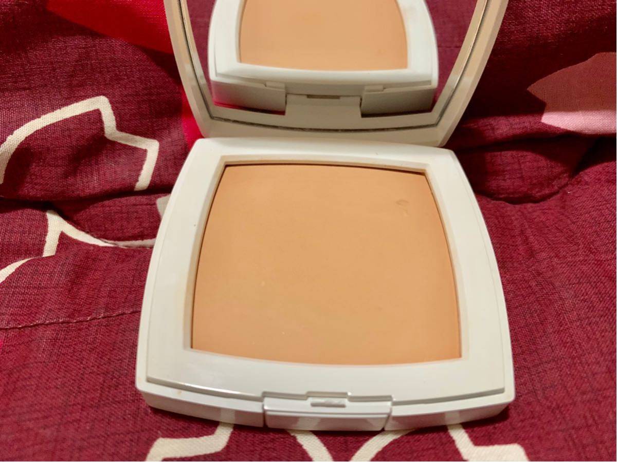 シャネル★ファンデーション★30ベージュ★ル ブラン コンパクト ラディアンス ベージュ ル ブラン アカネSHOP店 ベージュの公式商品 CHANEL