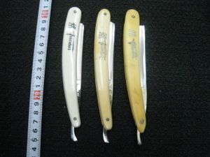 〇5 西洋剃刀 谷藤銘 2本 / 古いカミソリ 床屋 理容