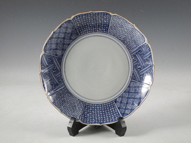 HOT，お買い得 栄 古伊万里 染付 七宝 幾何学文 輪花 飾皿 22cm 無傷完品 江戸期 21kw21(染付)｜売買されたオークション情報、yahooの商品情報をアーカイブ公開 - オークファン 伊万里、有田