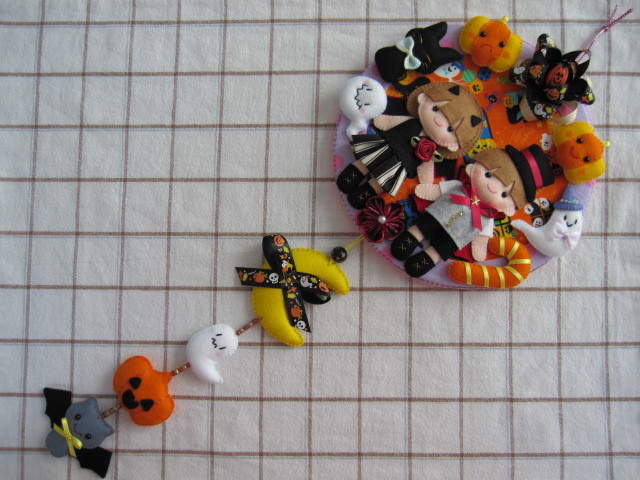 ハンドメイド フェルト◎ハロウィン◎男の子 女の子◎仮装パーティー◎ドラキュラ 小悪魔◎おばけ 黒猫 かぼちゃ◎壁飾り リース