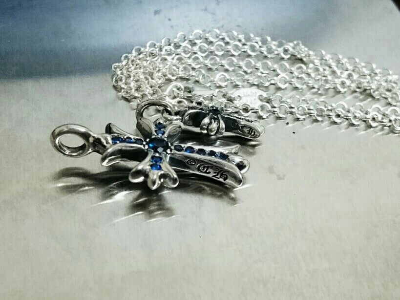 重さ12.33g 正規 クロムハーツ タイニーファットクロスチャーム ベビーファットクロスチャーム サファイア ロールチェーンネックレス 45cm クロムハーツ パヴェダイヤ タイニー FAT TINY ファットの通販