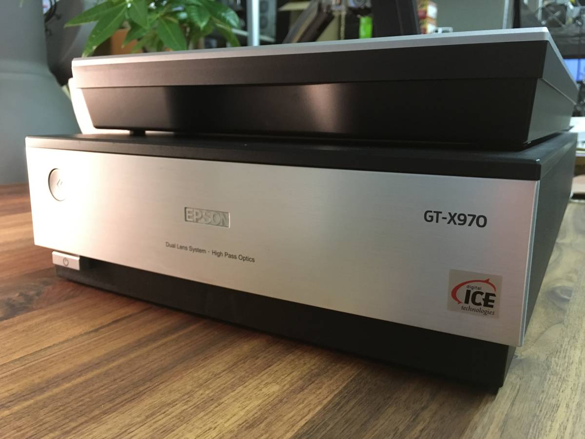 【美品・動作品】EPSON GT-X970 エプソン フラットベッドスキャナ／高画質／オプション品・ソフトウェアCD-ROMあり