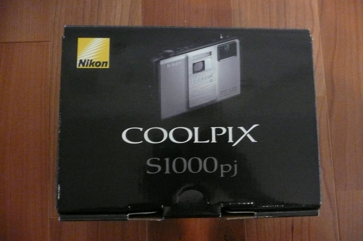 COOLPIX - デジカメ ニコン ニコン、プロジェクターを内蔵した 