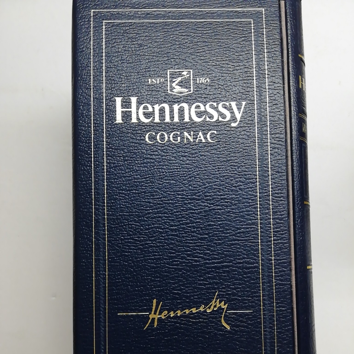送料無料]ヘネシー Hennessy シルバートップ コニャック ブランデー 箱
