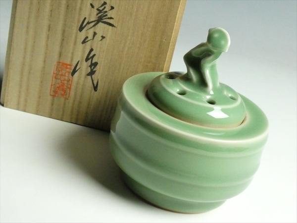  K802 加藤渓山 作 天龍寺青磁 猿 透し 香炉 共箱