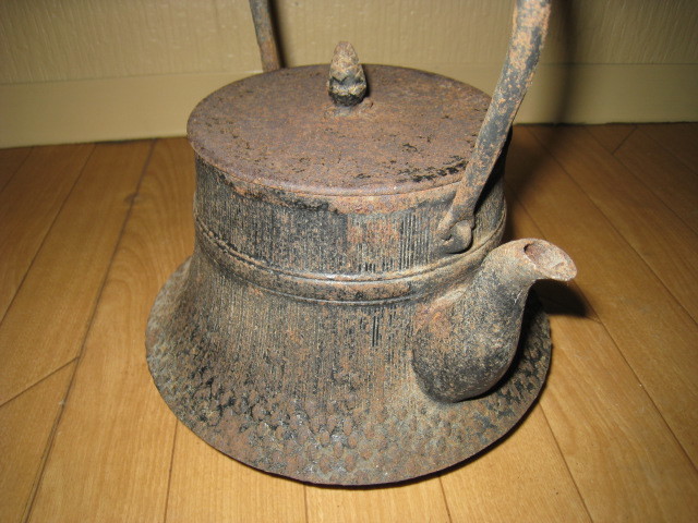 鉄瓶 富士型 南部鉄器 時代物 虫食い掴み 馬紋 茶道具 ロジ 急須