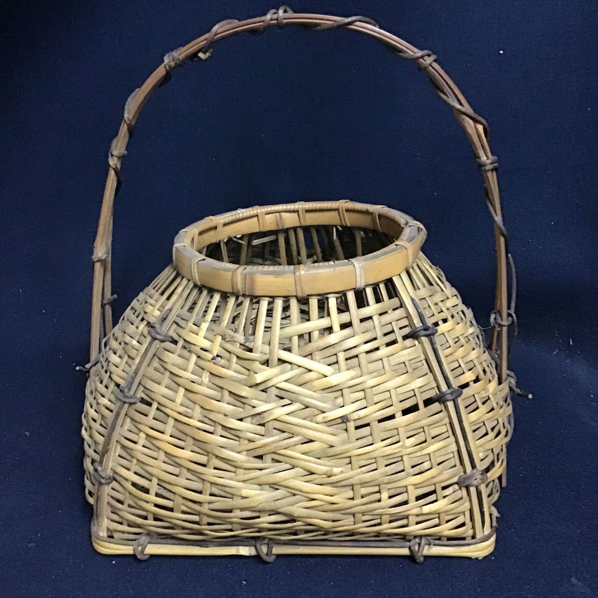三】手付花籠 竹籠 手付籠 花入 竹細工 手部分木製/ 花器 投入れ 華 