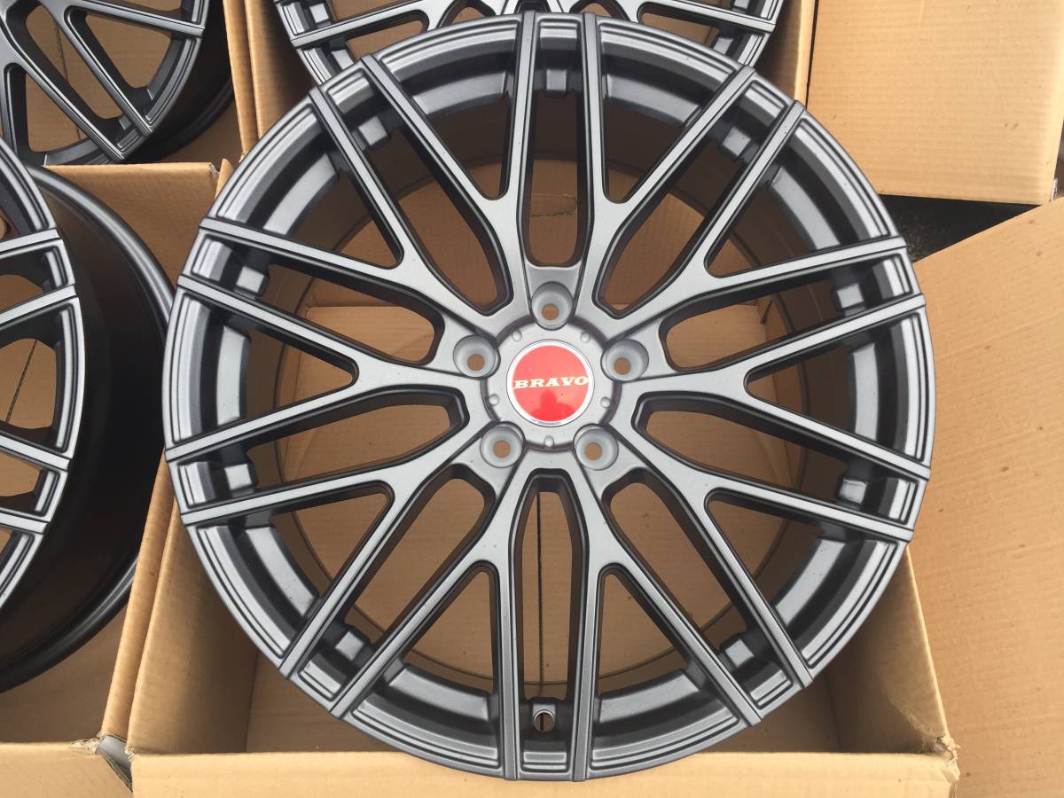 新品 BRAVO RACING 19in 8J +48　PCD114.3 5H タイヤ付き 　ホンダ　オデッセイ　シビック　ノア VOXY ステップワゴン セレナ その他