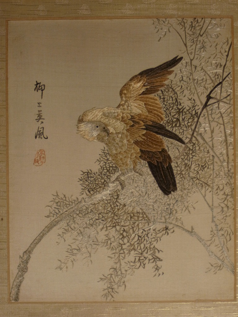 古い中国の刺繍画『柳上英風』額絵〔絖本手縫刺繍〕/ 支那 柳木鷹図