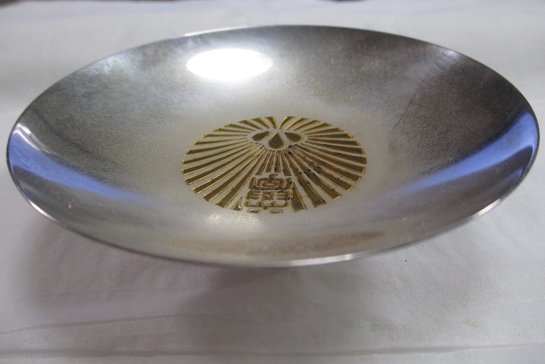 桐箱入り 銀杯・純銀/良品 64グラム 桐箱入り です。 ショート