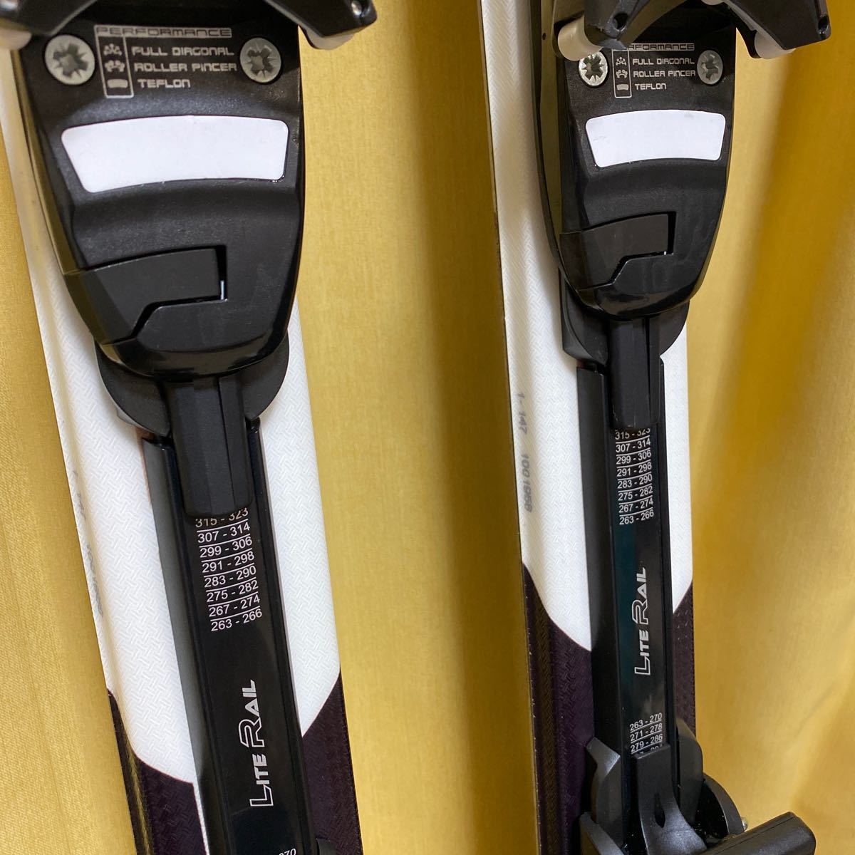| 安い商品を通販サイトから探す スキー板 スキーバンド スキーホルダー ストック HEAD スキー板　ストック　ケース　147cm 送料1400円