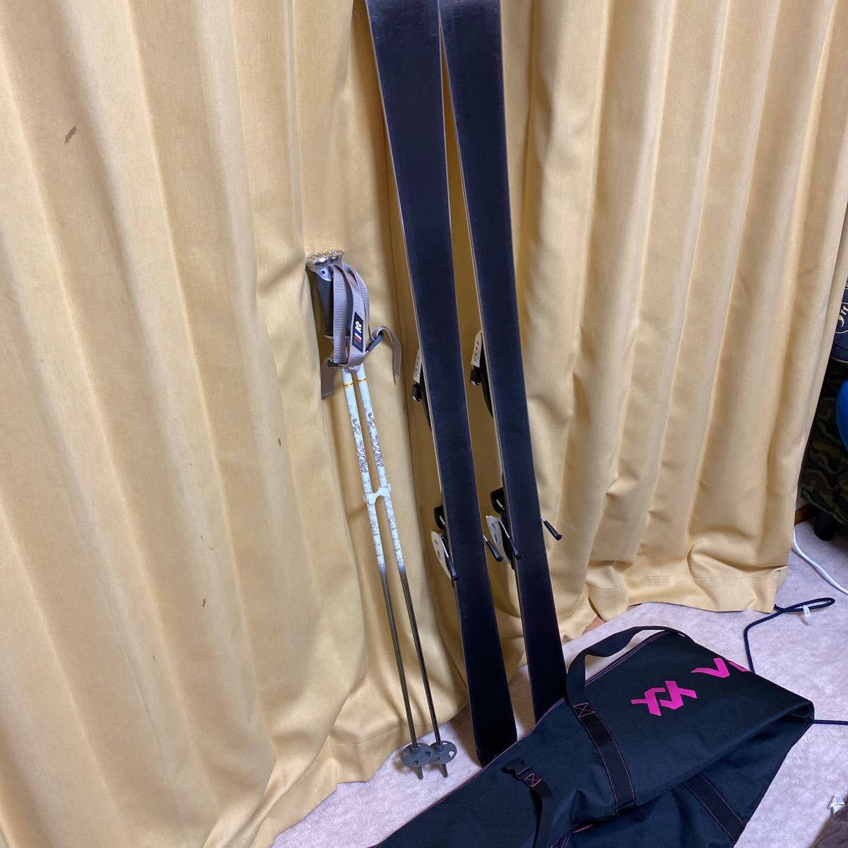 | 安い商品を通販サイトから探す スキー板 スキーバンド スキーホルダー ストック HEAD スキー板　ストック　ケース　147cm 送料1400円