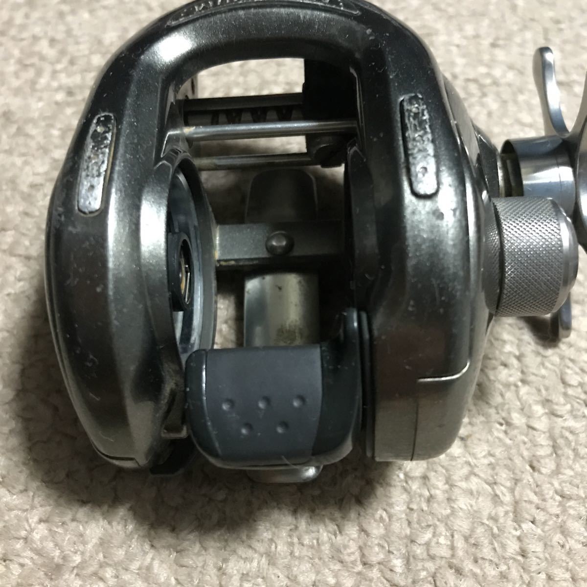 ◎ シマノ ベイトリール 05 メタニウム XT 右 01898 ボディのみ 部品