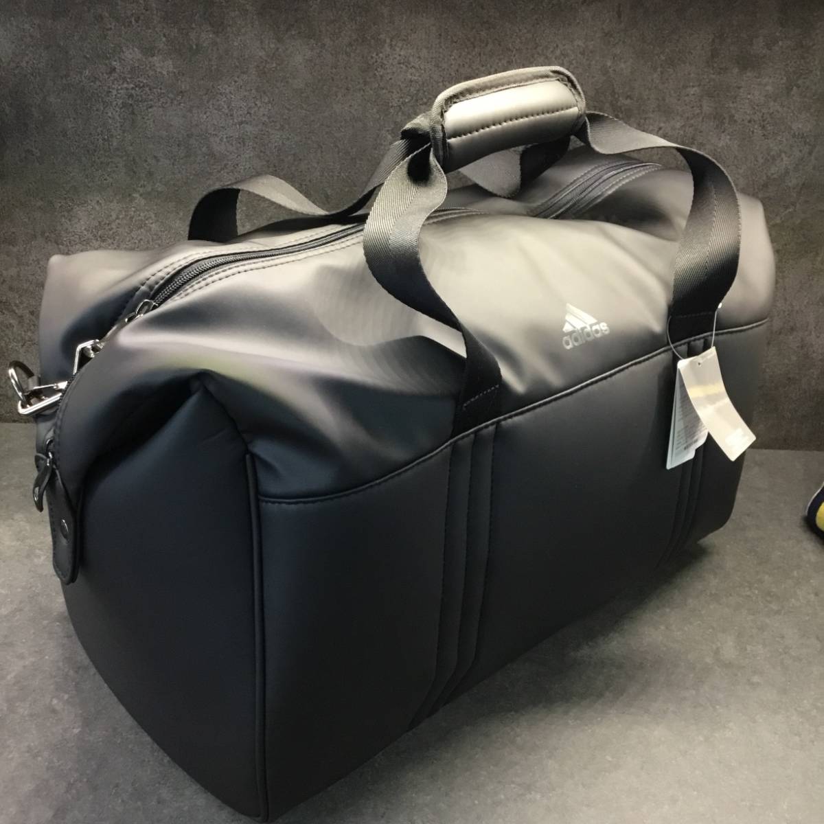 定番，人気 adidas アディダス ゴルフ ボストンバック XA218 ブラック(adidas)｜売買されたオークション情報、yahooの商品情報をアーカイブ公開 - オークファン ボストンバッグ