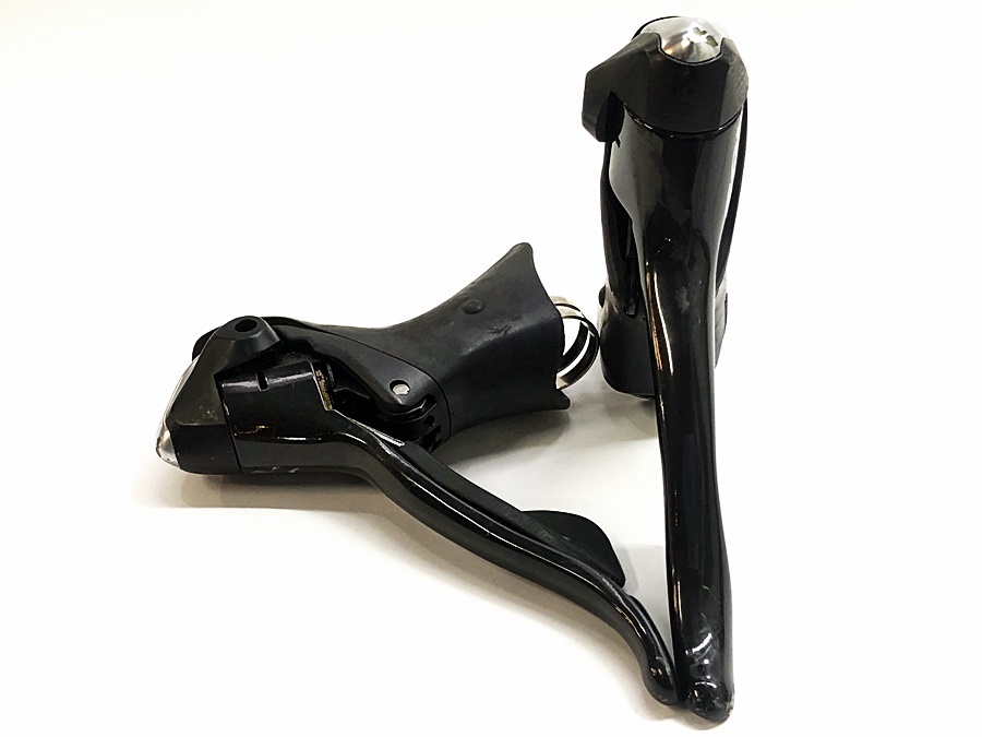 新品，限定セール シマノ SHIMANO ST-5600/5601 105 STIレバー シフター ブラック 2&times;10速 左右セット(兼用タイプ)｜売買されたオークション情報、yahooの商品情報をアーカイブ公開 - オークファン 兼用タイプ